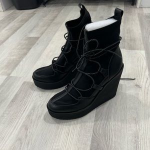 Steve Madden black shoes